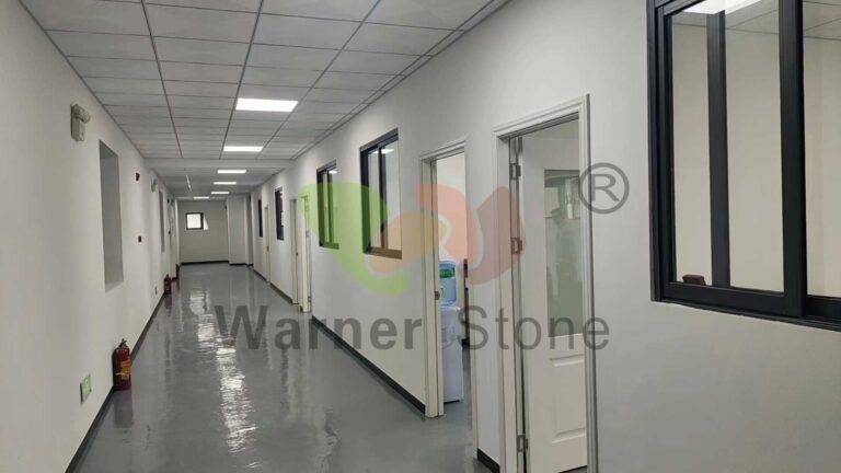 Büroräume im zweiten Stock der Quarzverarbeitungsfabrik für Verwaltungszwecke